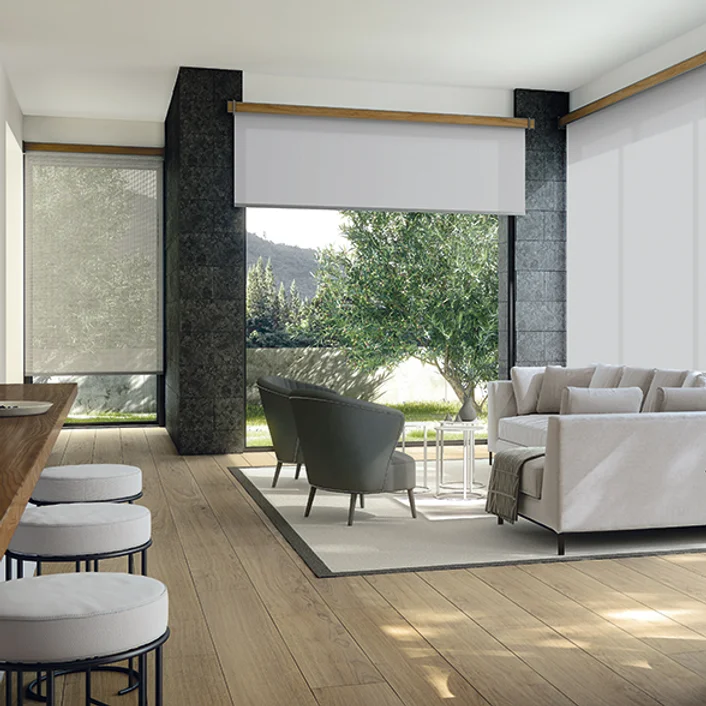 Tenda a rullo con frontale decorativo